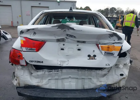 2009 Kia Optima Lx z USA, uszkodzony, nr VIN KNAGE228295311585